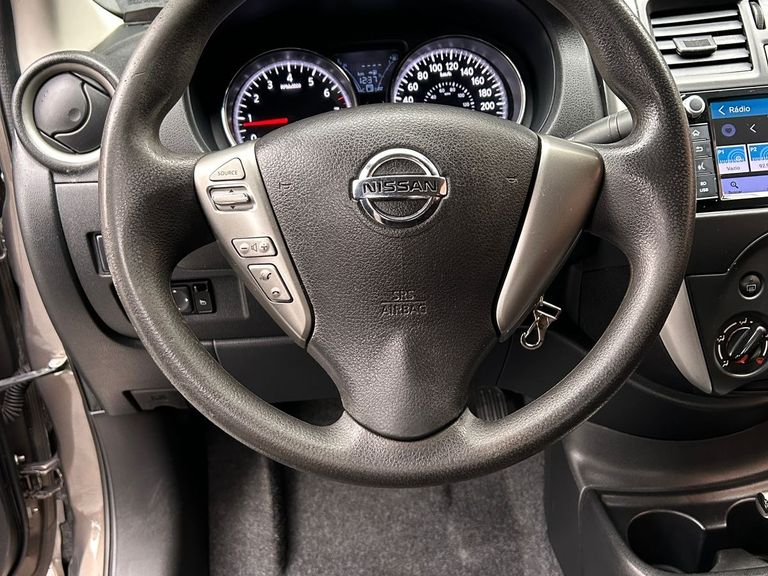 Nissan VERSA SV 1.6 16V FlexStart 4p Aut.