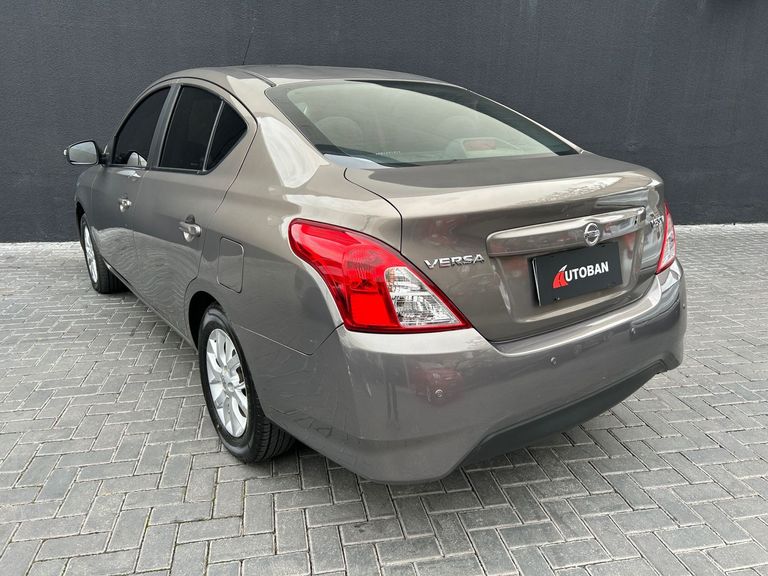 Nissan VERSA SV 1.6 16V FlexStart 4p Aut.
