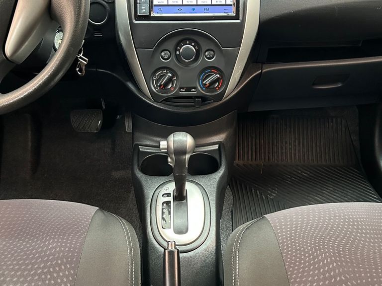 Nissan VERSA SV 1.6 16V FlexStart 4p Aut.