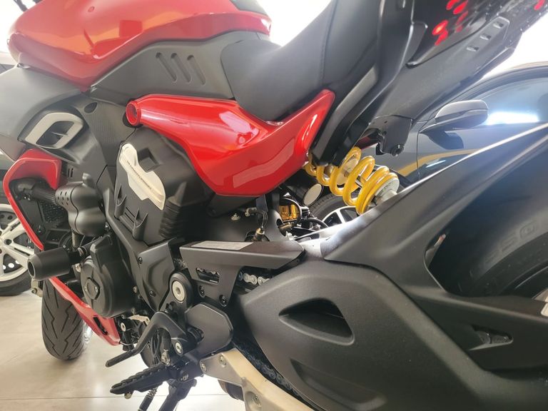 Ducati DIAVEL V4 1158