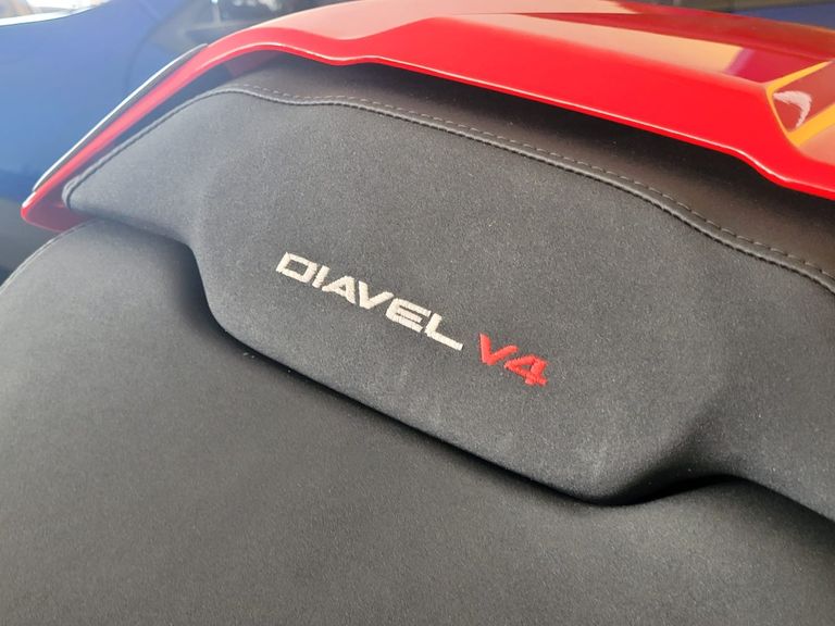 Ducati DIAVEL V4 1158