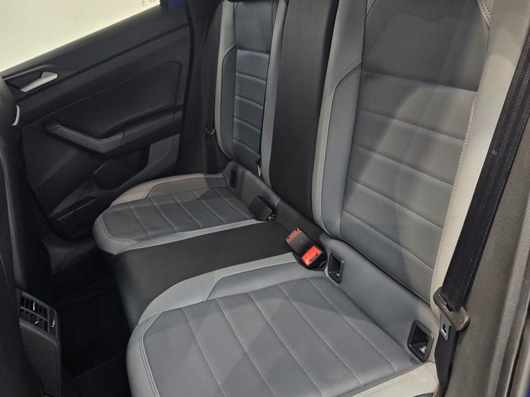 VolksWagen Nivus Highline 1.0 200 TSI Flex Aut.