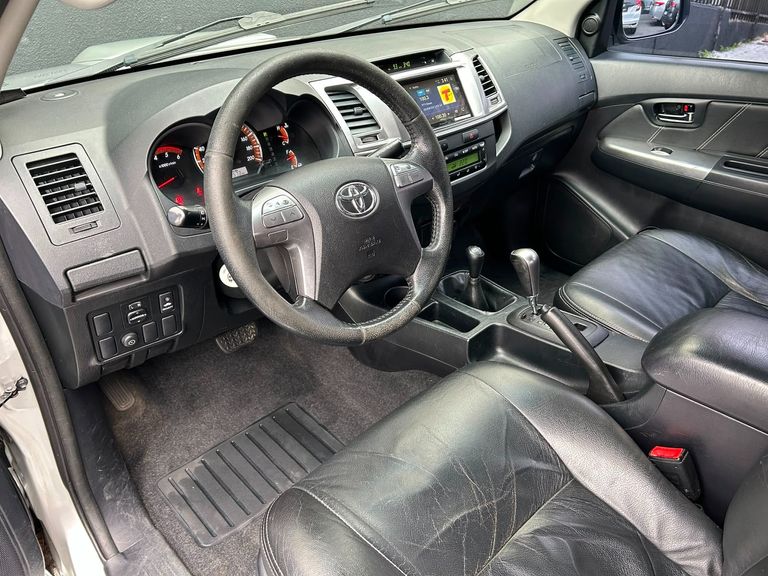 Toyota Hilux CD SRV D4-D 4x4 3.0 TDI Diesel Aut