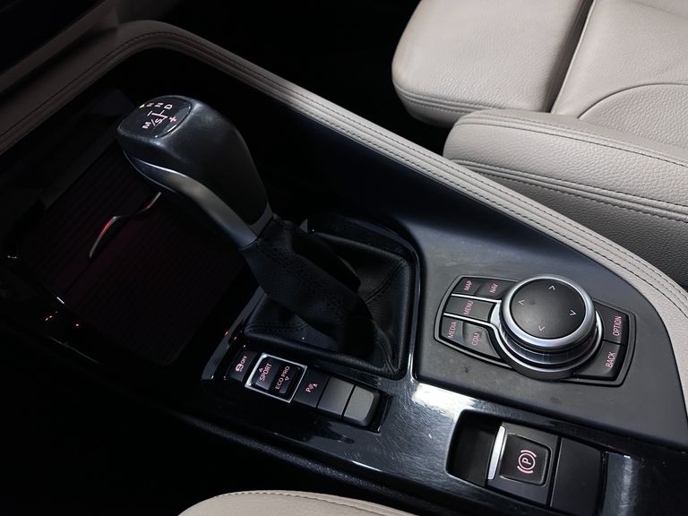BMW X1 SDRIVE 20i X-Line 2.0 TB Active Flex
