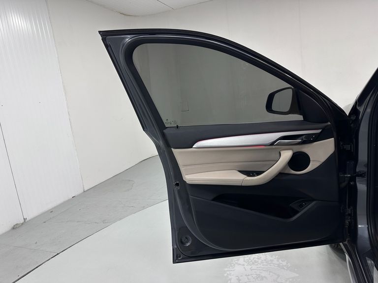 BMW X1 SDRIVE 20i X-Line 2.0 TB Active Flex