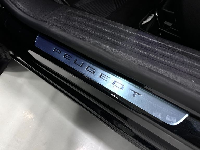 Peugeot 2008 GT 1.0 Turbo 200 5p Aut.