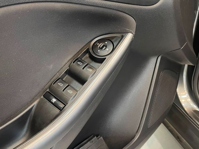 Ford Focus 2.0 16V/SE/SE Plus Flex 5p Aut.