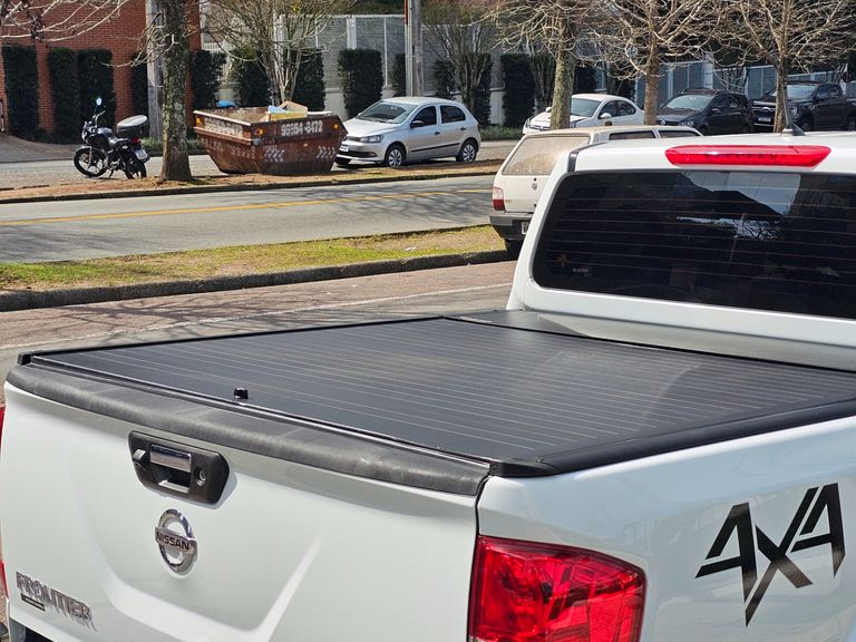 Nissan Frontier XE CD 4x4 2.3 Bi-TB Diesel Aut.