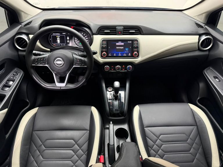 Nissan VERSA Advance 1.6 16V Flex Aut.