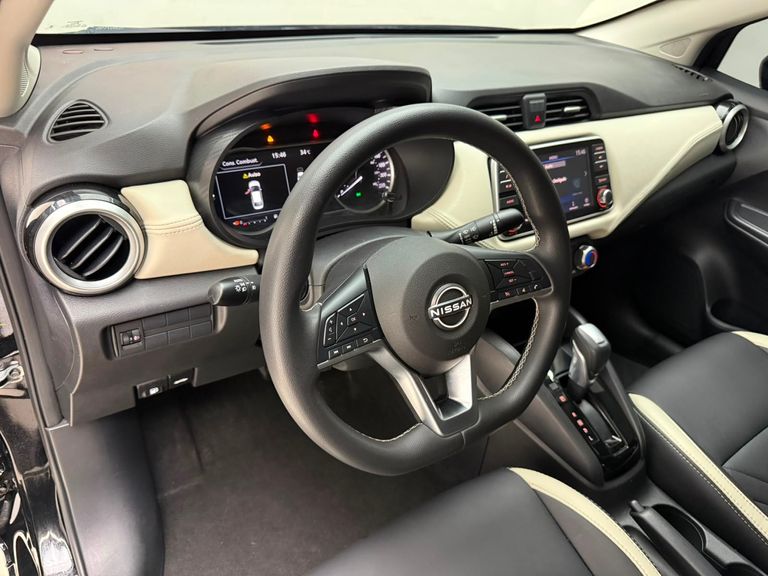 Nissan VERSA Advance 1.6 16V Flex Aut.