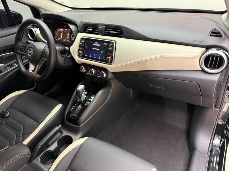 Nissan VERSA Advance 1.6 16V Flex Aut.