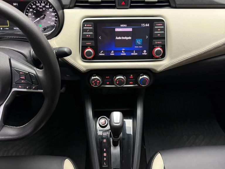 Nissan VERSA Advance 1.6 16V Flex Aut.