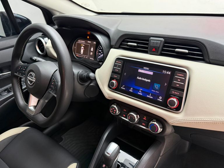 Nissan VERSA Advance 1.6 16V Flex Aut.