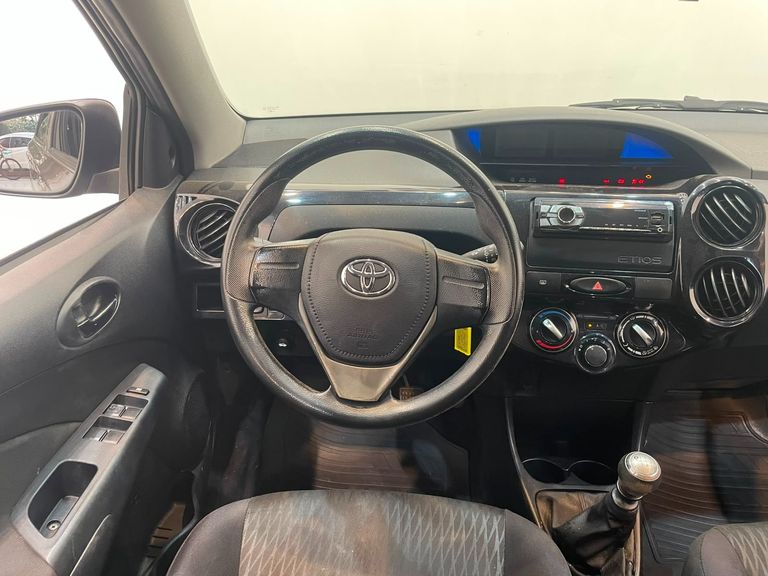 Toyota ETIOS X 1.3 Flex 16V 5p Mec.