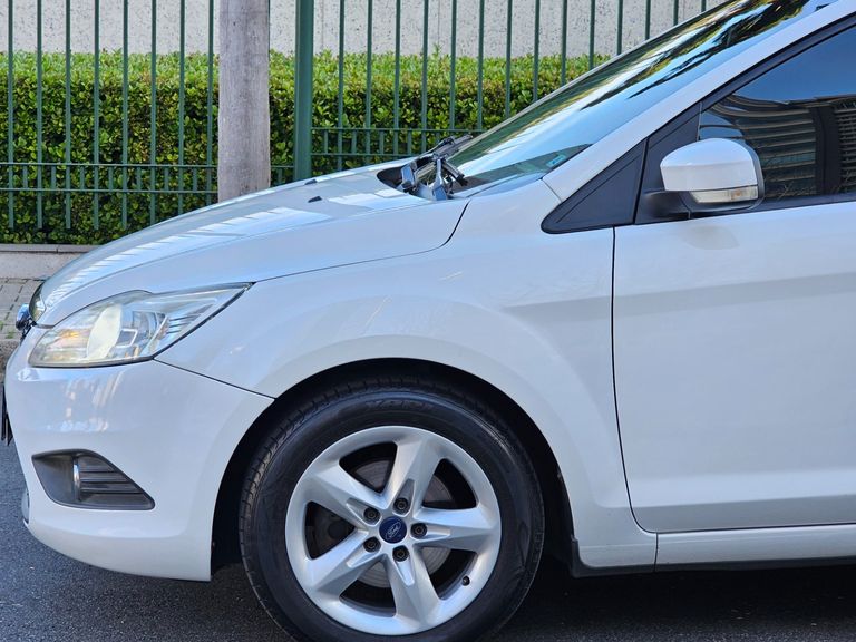 Ford Focus 1.6 S/SE/SE Plus Flex 8V/16V  5p