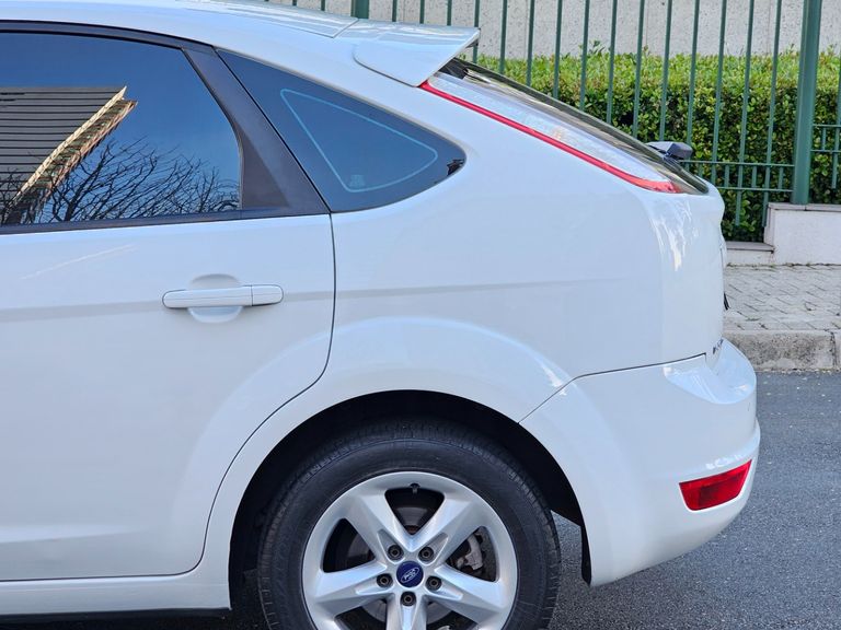 Ford Focus 1.6 S/SE/SE Plus Flex 8V/16V  5p