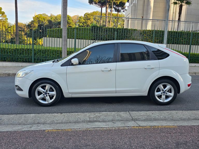 Ford Focus 1.6 S/SE/SE Plus Flex 8V/16V  5p