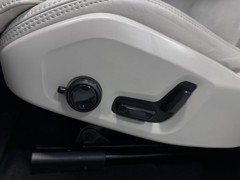 Volvo XC 60 T-8 Ultimate 2.0 AWD (Híbrido)