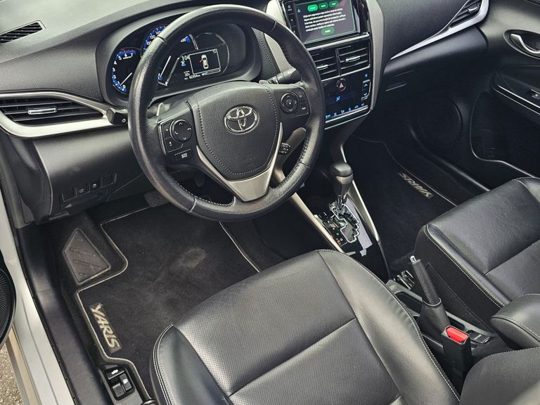 Toyota YARIS XLS Connect Sed. 1.5 Flex 16V Aut.