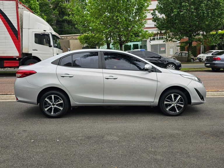 Toyota YARIS XLS Connect Sed. 1.5 Flex 16V Aut.