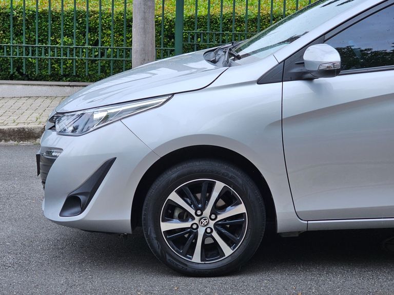 Toyota YARIS XLS Connect Sed. 1.5 Flex 16V Aut.