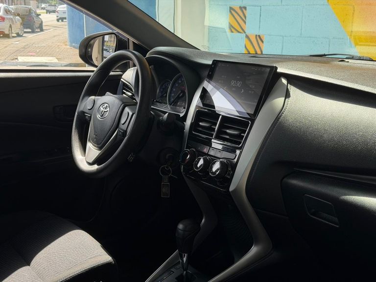 Toyota YARIS XL Live Sedan 1.5 Flex 16V 4p Aut.