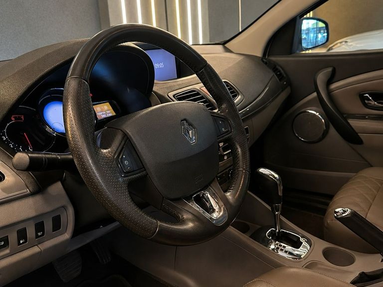Renault FLUENCE Sedan Privilège 2.0 16V FLEX Aut