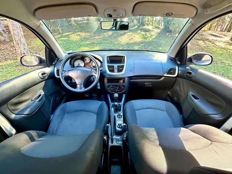 Peugeot 207 Active 1.4 Flex 8V 5p