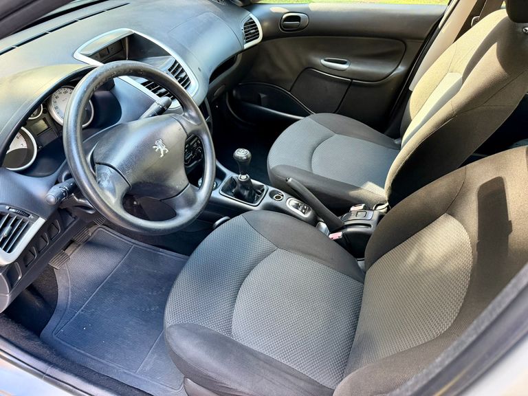 Peugeot 207 Active 1.4 Flex 8V 5p