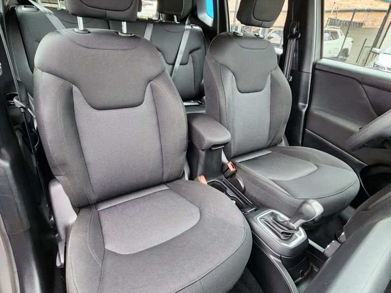 Jeep Renegade 1.8 4x2 Flex 16V Aut.