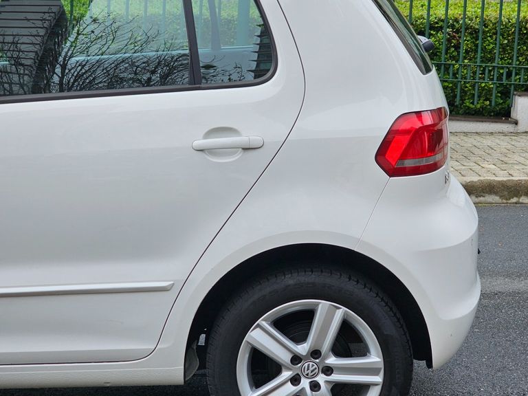 VolksWagen Fox Comfortline 1.0 Flex 8V 5p