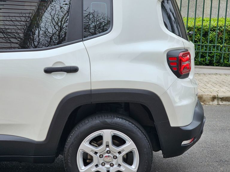 Jeep Renegade Sport T270 1.3 TB 4x2 Flex Aut.
