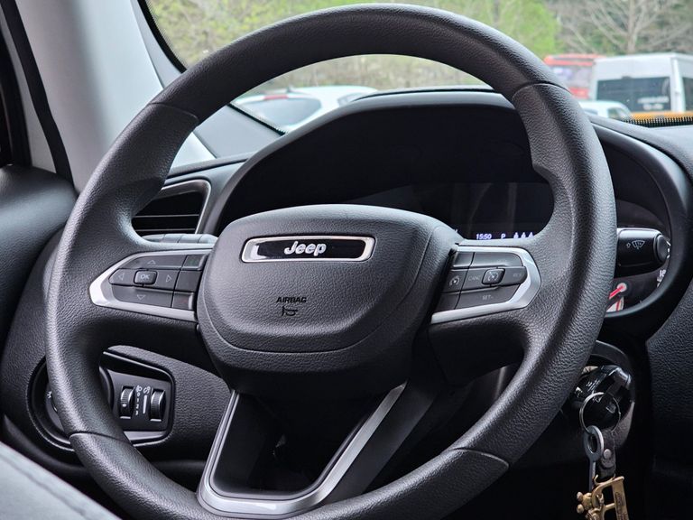 Jeep Renegade Sport T270 1.3 TB 4x2 Flex Aut.