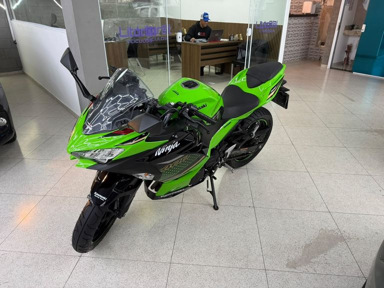 KAWASAKI NINJA 400