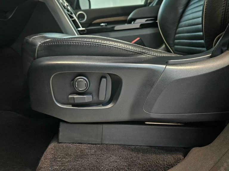 Land Rover Discovery HSE 3.0 V6 4x4 TD6 Diesel Aut.
