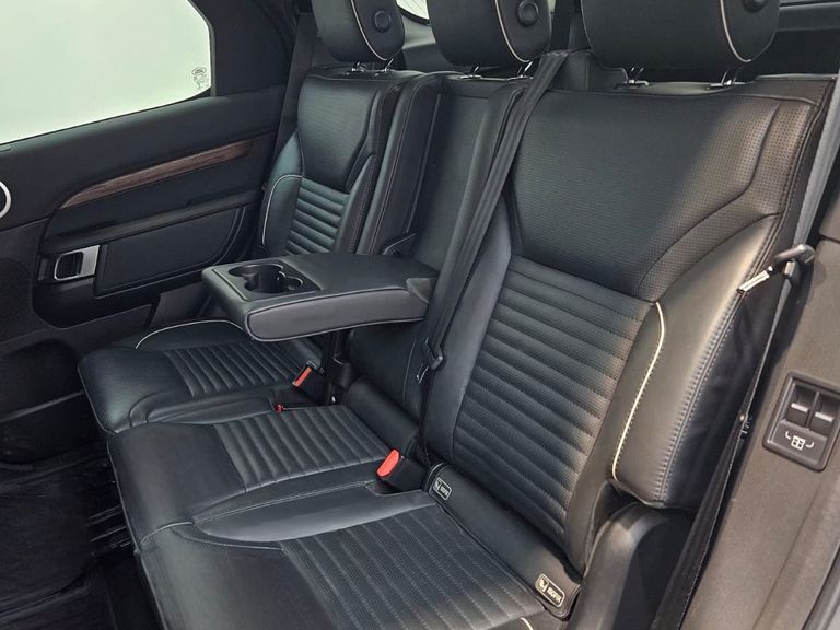 Land Rover Discovery HSE 3.0 V6 4x4 TD6 Diesel Aut.