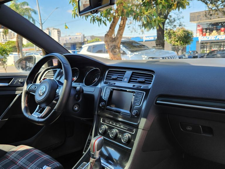 VolksWagen Golf GTi 2.0 TSI 220cv Aut.