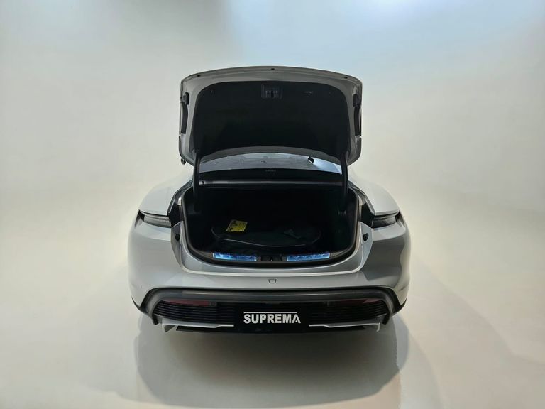 Porsche Taycan Turbo (Elétrico)