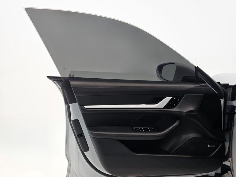Porsche Taycan Turbo (Elétrico)