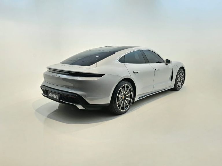 Porsche Taycan Turbo (Elétrico)