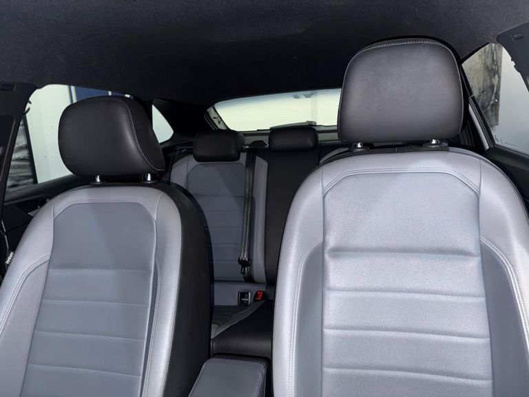 VolksWagen Nivus Highline 1.0 200 TSI Flex Aut.