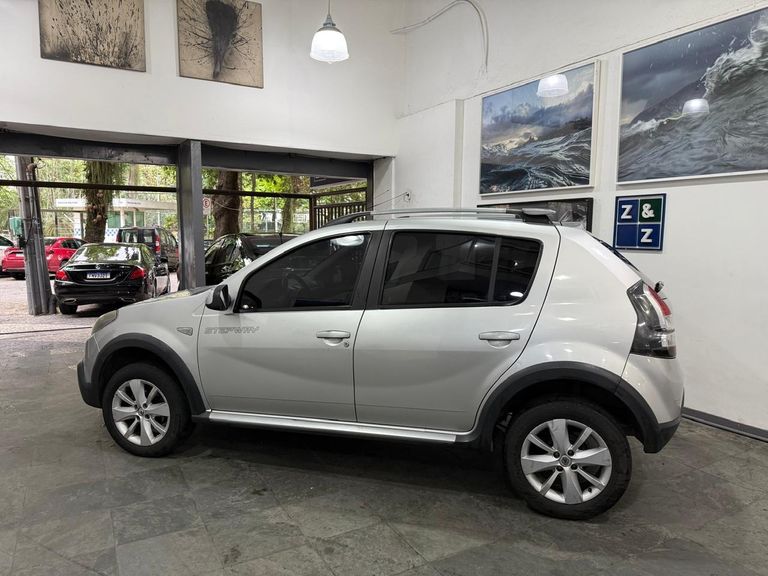 Renault SANDERO STEPWAY Hi-Flex 1.6 16V 5p Aut.