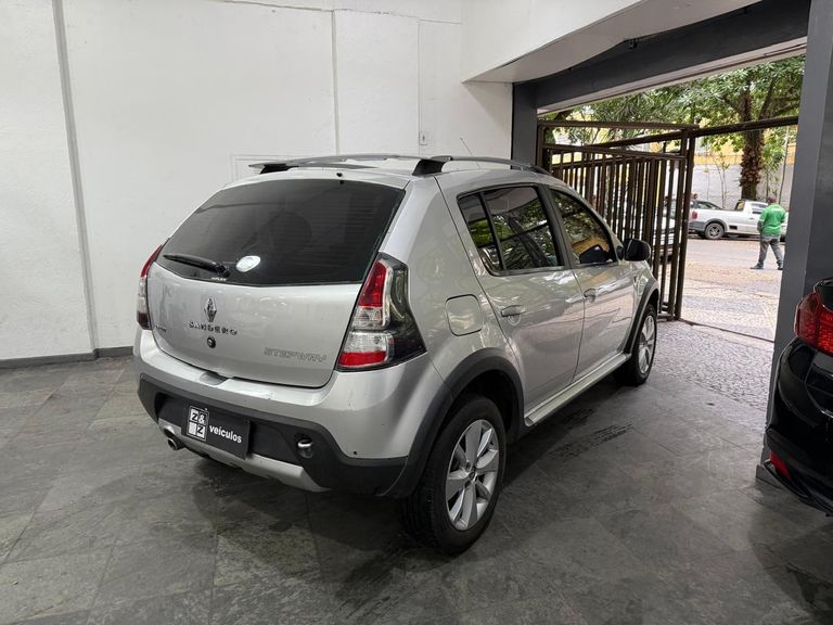 Renault SANDERO STEPWAY Hi-Flex 1.6 16V 5p Aut.
