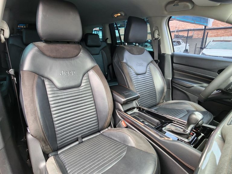 Jeep Commander Limited T270 1.3 TB Flex Aut.