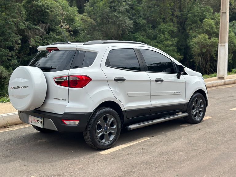 Ford EcoSport FREESTYLE 1.5 12V Flex 5p Aut.