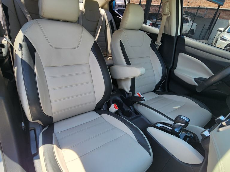 Nissan VERSA Exclusive 1.6 16V Flex Aut.
