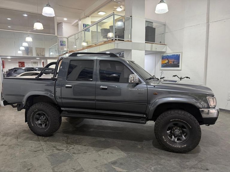 Toyota Hilux CD DX 4x4 3.0 8V 90cv Diesel