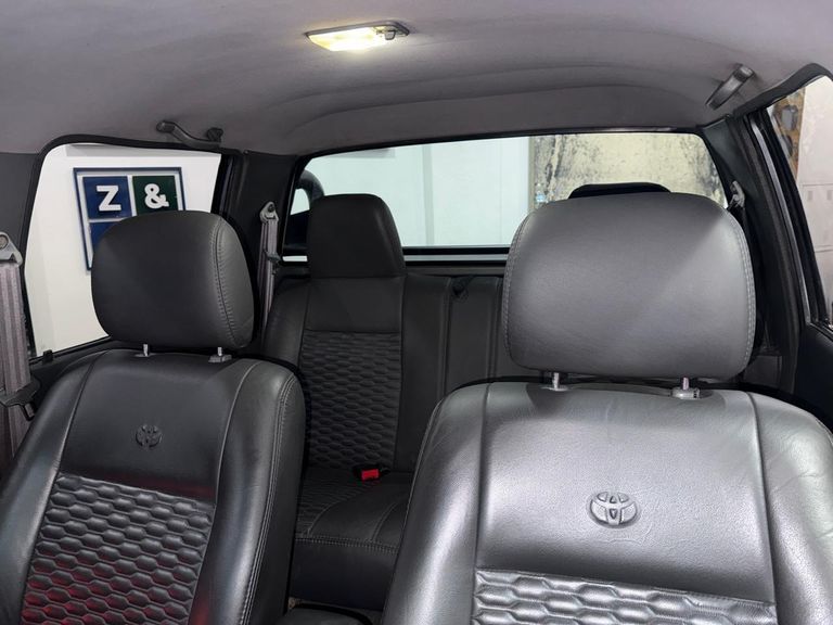 Toyota Hilux CD DX 4x4 3.0 8V 90cv Diesel