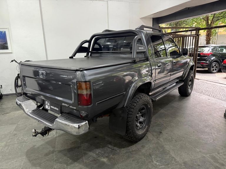 Toyota Hilux CD DX 4x4 3.0 8V 90cv Diesel