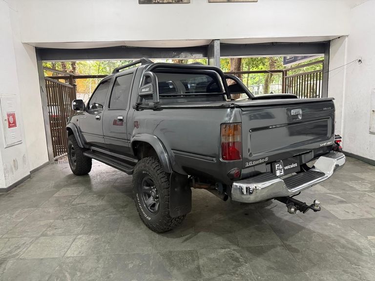 Toyota Hilux CD DX 4x4 3.0 8V 90cv Diesel